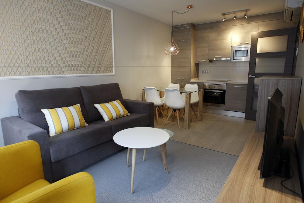 Apartamentos Real Lleida Exteriör bild