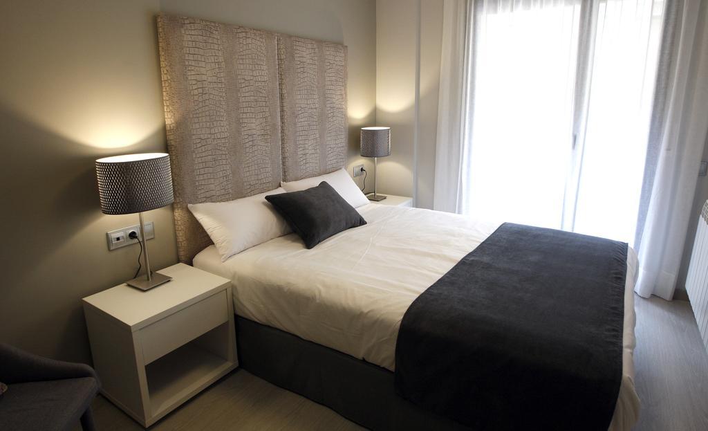 Apartamentos Real Lleida Exteriör bild