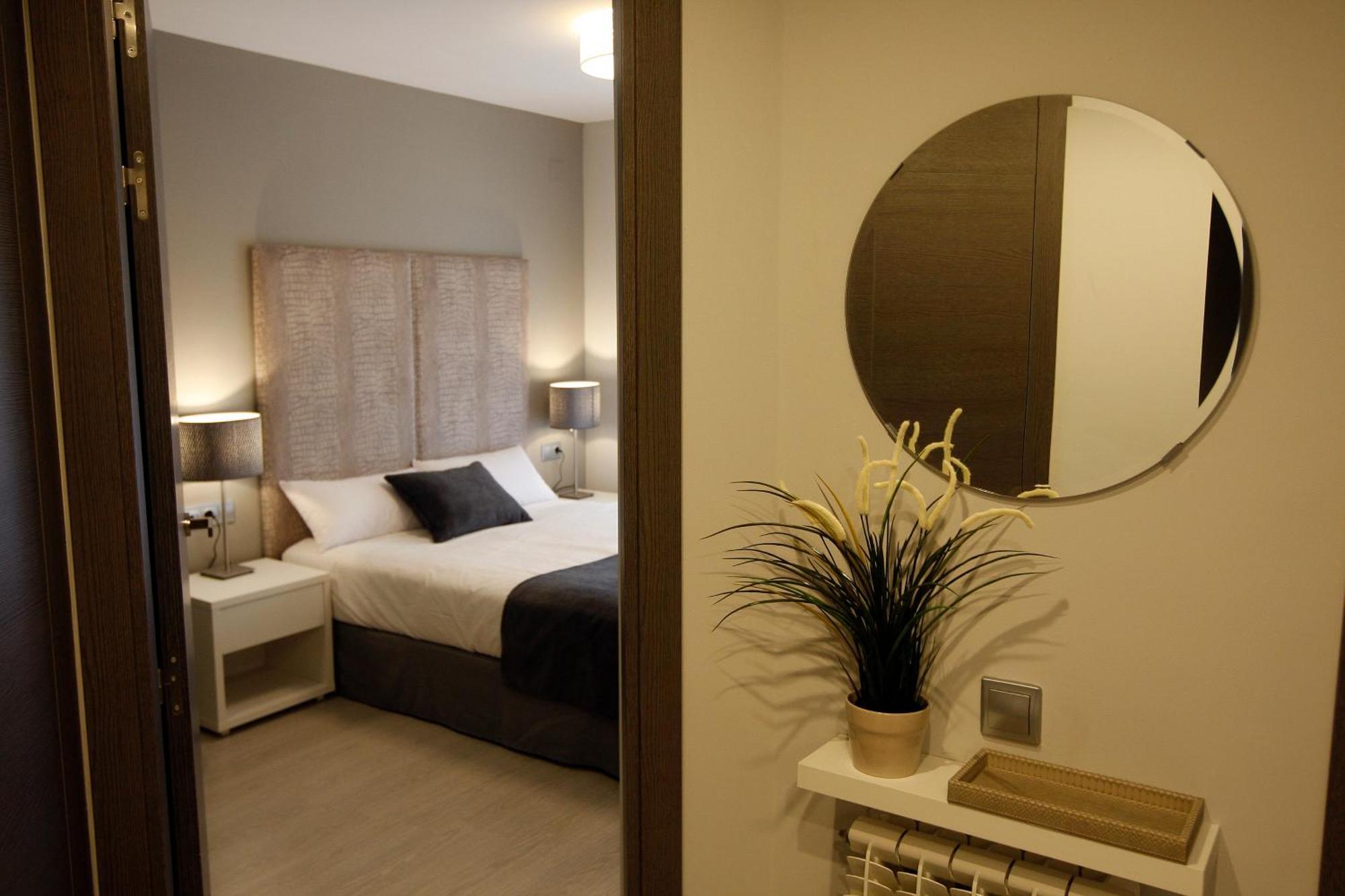 Apartamentos Real Lleida Rum bild