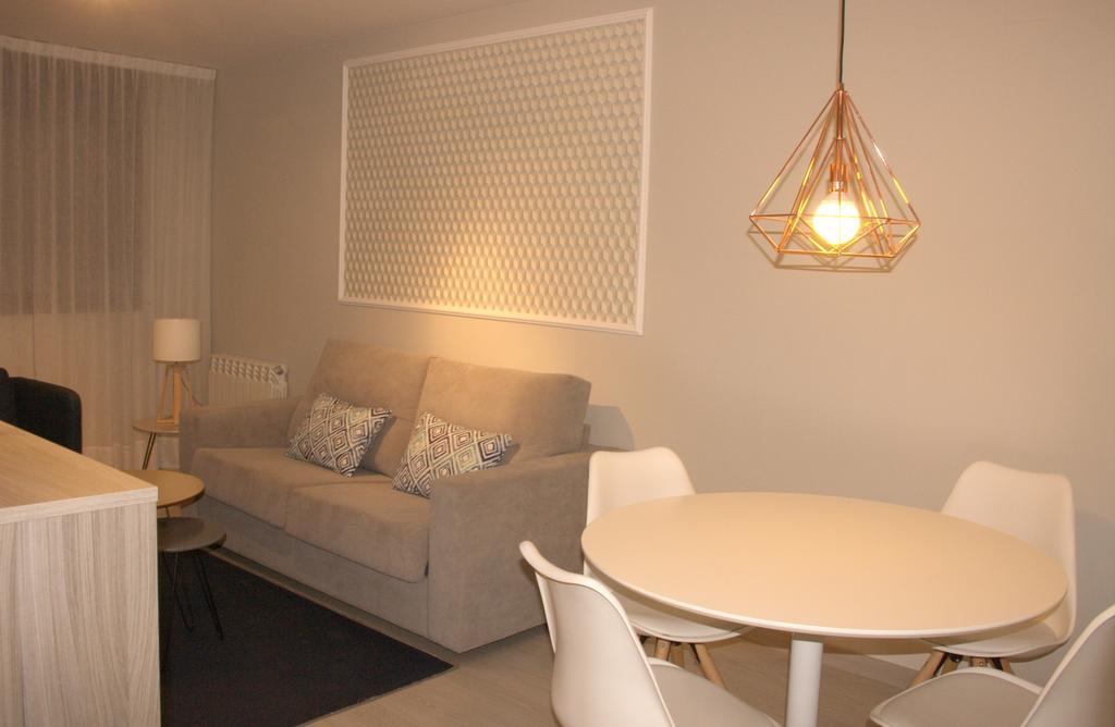 Apartamentos Real Lleida Exteriör bild