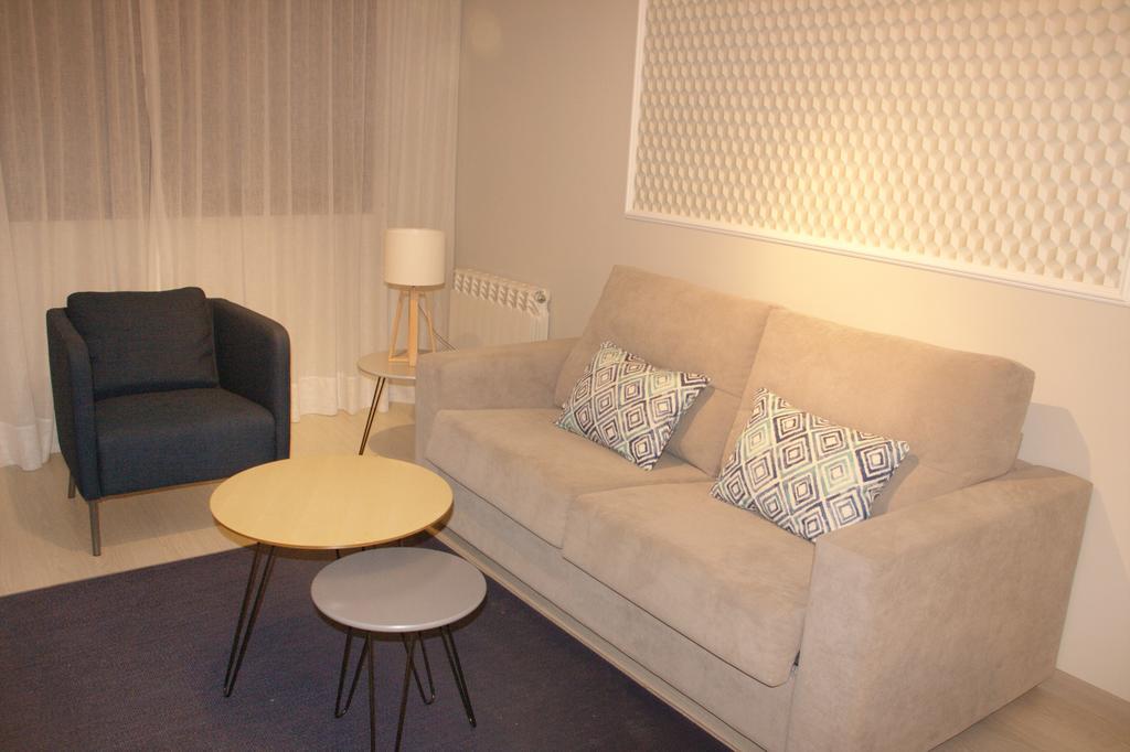Apartamentos Real Lleida Exteriör bild
